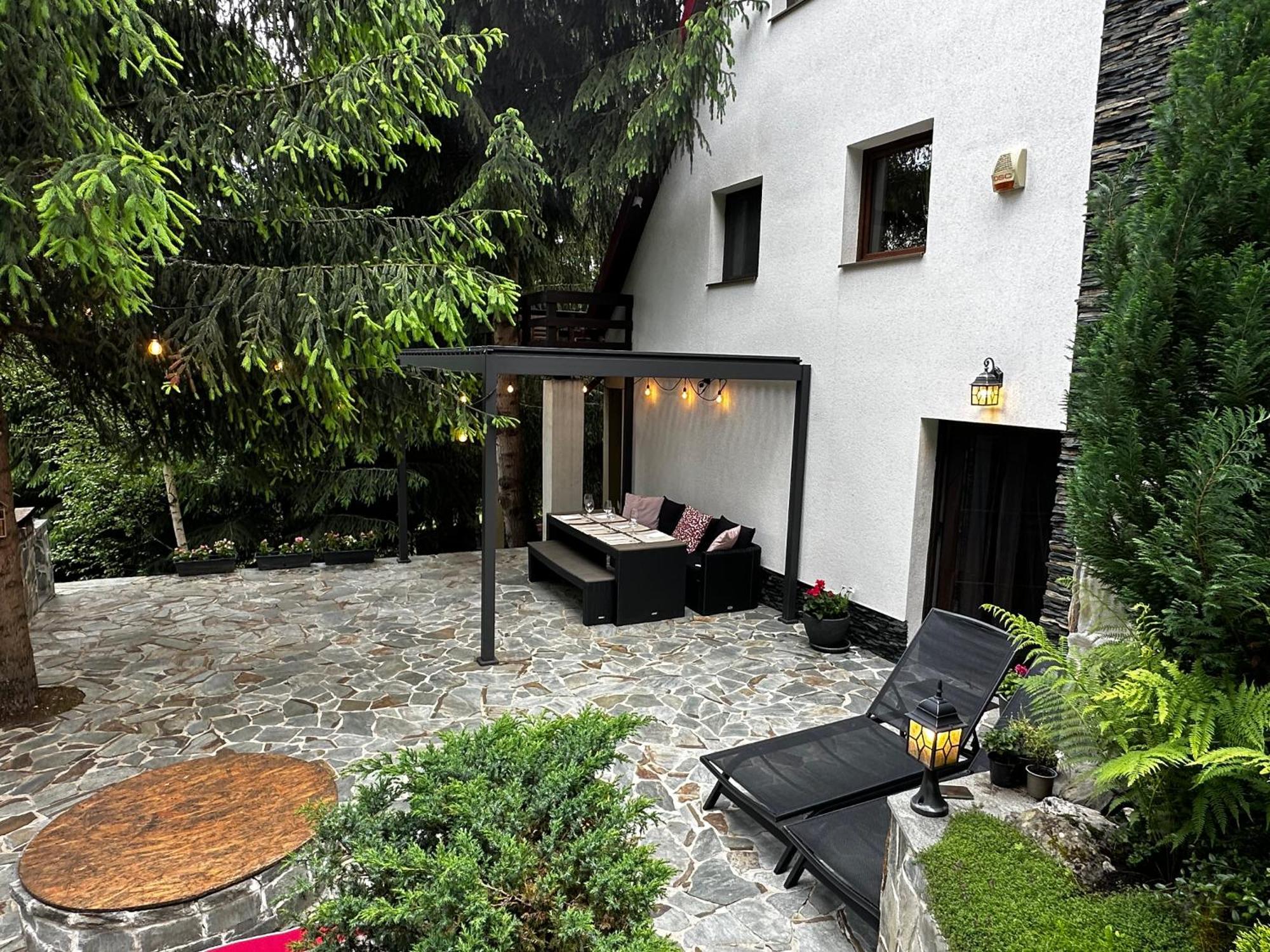 Mountain Chalet - Cabana La Muntele Baisorii Muntele Cacovei  Exteriör bild