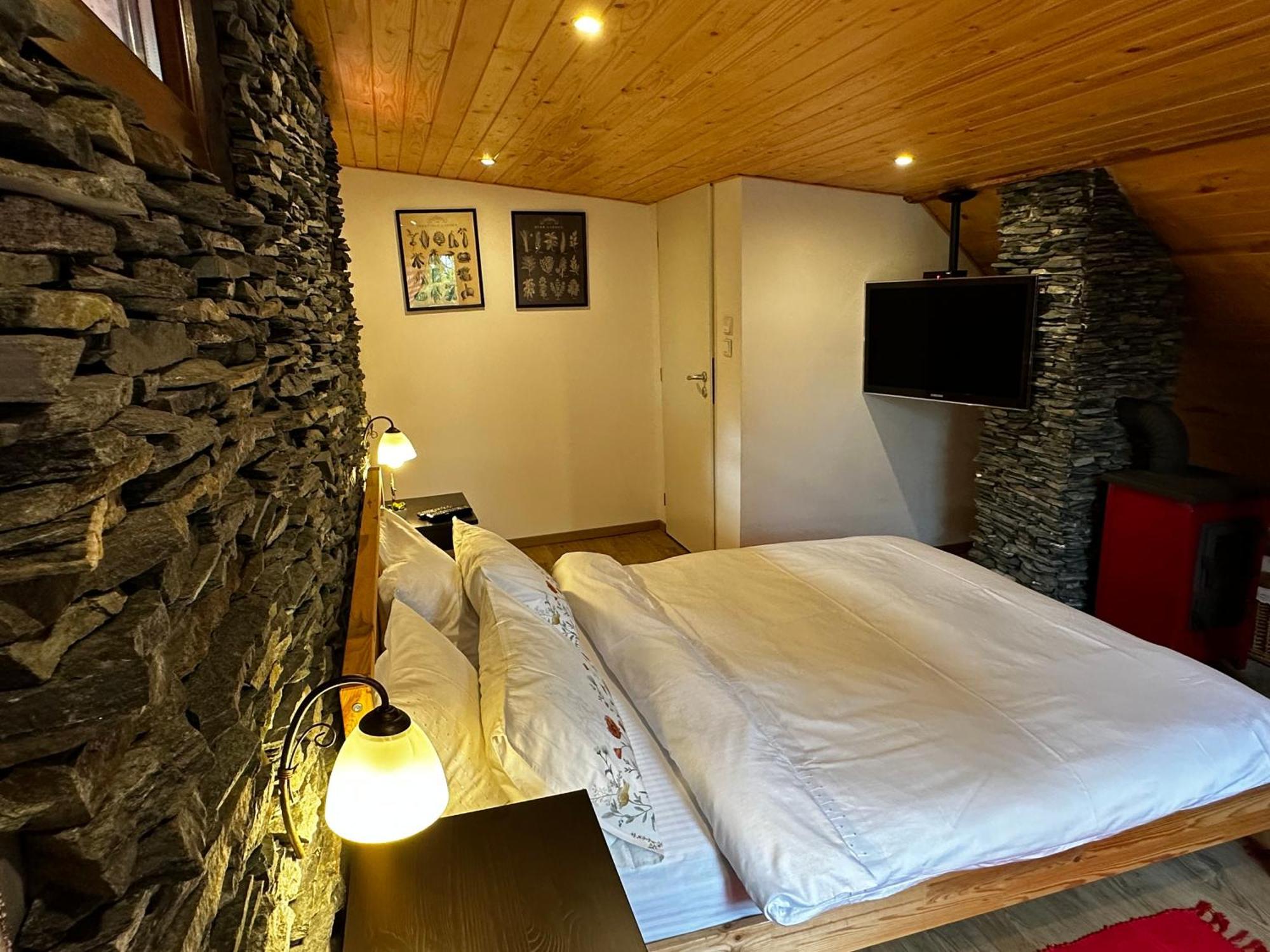 Mountain Chalet - Cabana La Muntele Baisorii Muntele Cacovei  Exteriör bild