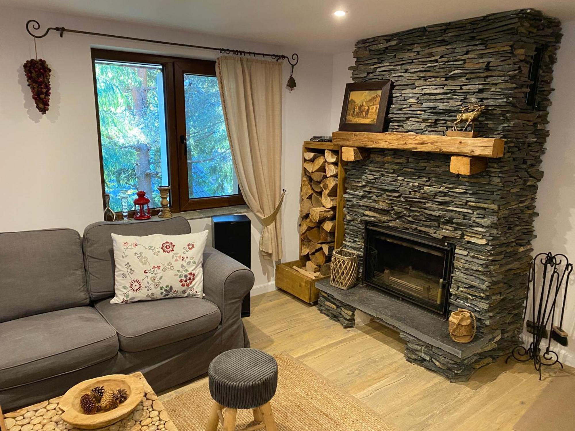 Mountain Chalet - Cabana La Muntele Baisorii Muntele Cacovei  Exteriör bild